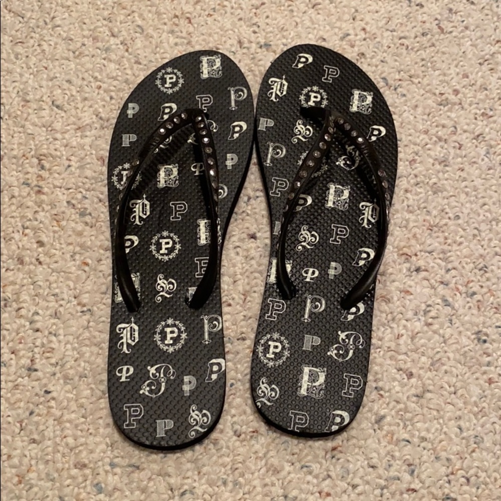 Women’s PINK flip flops - NEVER WORN